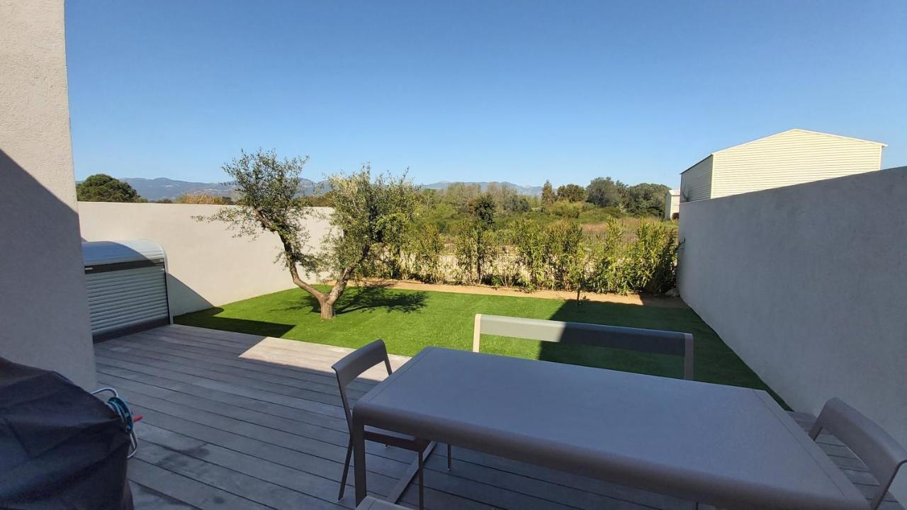 Villa Home Holiday A Cala Rossa Леччи Екстериор снимка